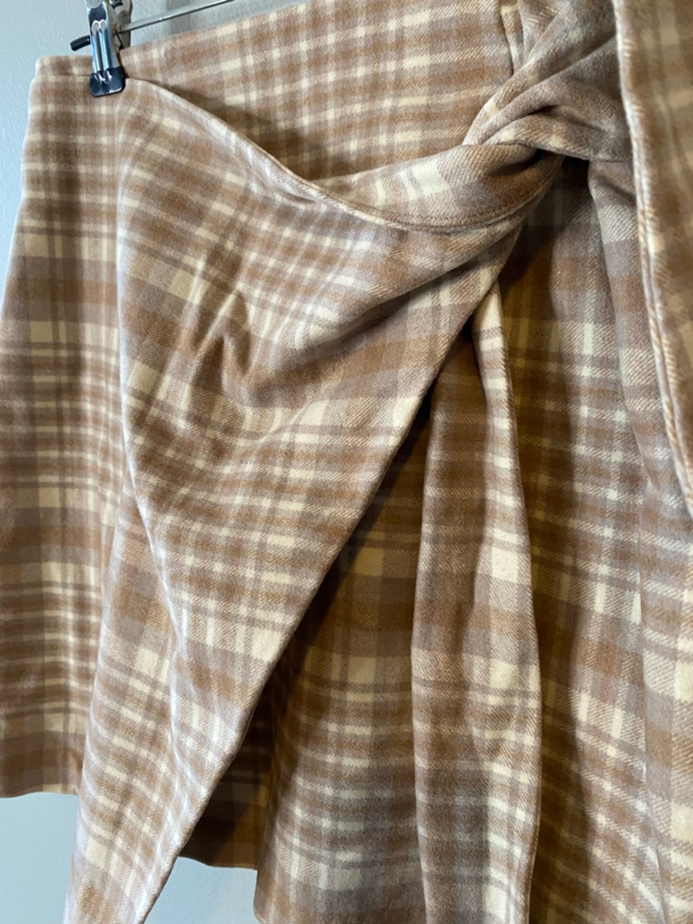 Aritzia Wilfred Dorine Plaid Wool Blend Wrap Mini Skirt - Picture 3 of 6